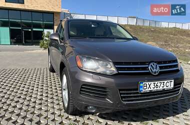 Позашляховик / Кросовер Volkswagen Touareg 2011 в 