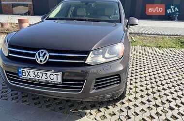 Позашляховик / Кросовер Volkswagen Touareg 2011 в 