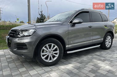 Внедорожник / Кроссовер Volkswagen Touareg 2011 в 
