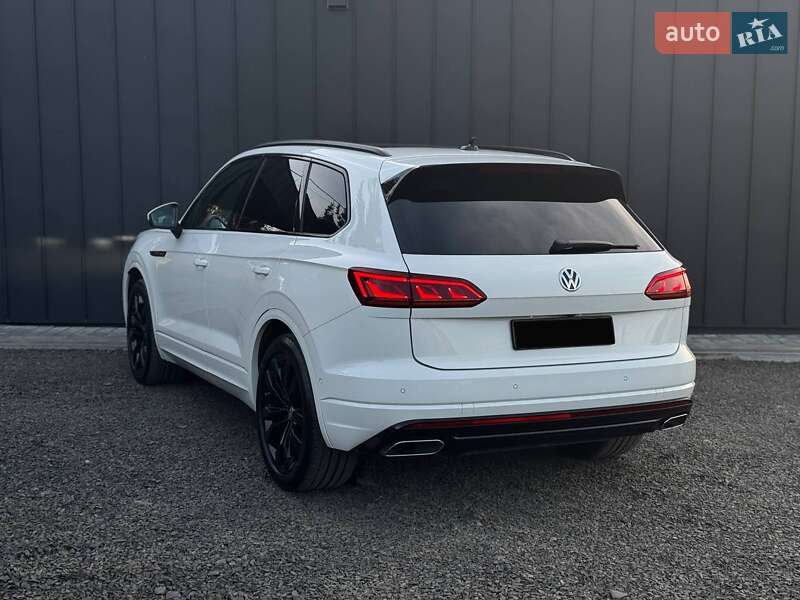 Позашляховик / Кросовер Volkswagen Touareg 2018 в Луцьку
