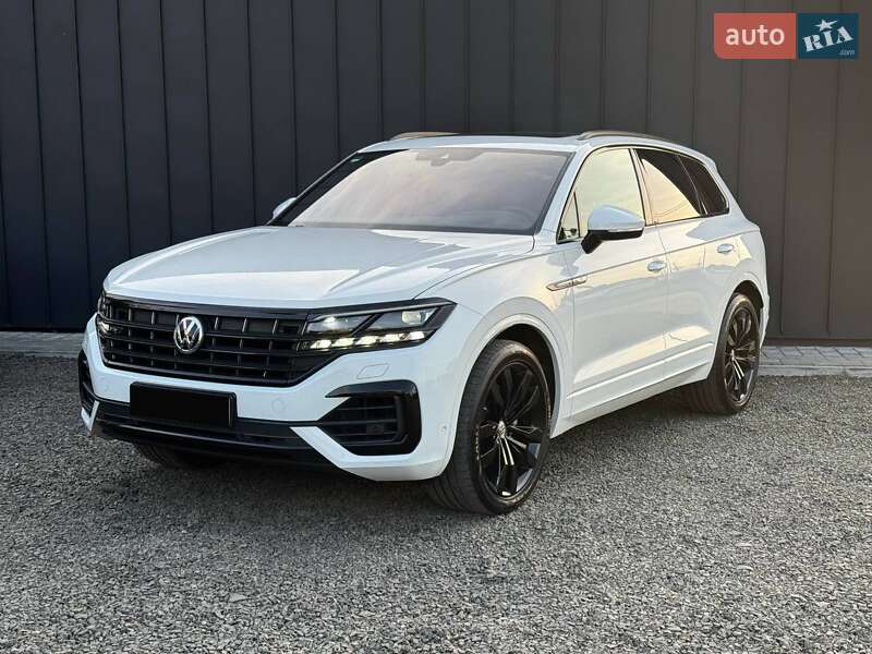 Внедорожник / Кроссовер Volkswagen Touareg 2018 в 