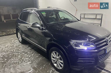 Позашляховик / Кросовер Volkswagen Touareg 2011 в 