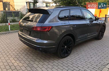 Внедорожник / Кроссовер Volkswagen Touareg 2019 в 