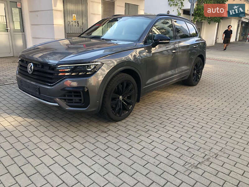 Позашляховик / Кросовер Volkswagen Touareg 2019 в Вінниці