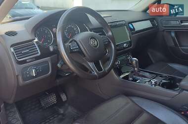 Внедорожник / Кроссовер Volkswagen Touareg 2011 в 