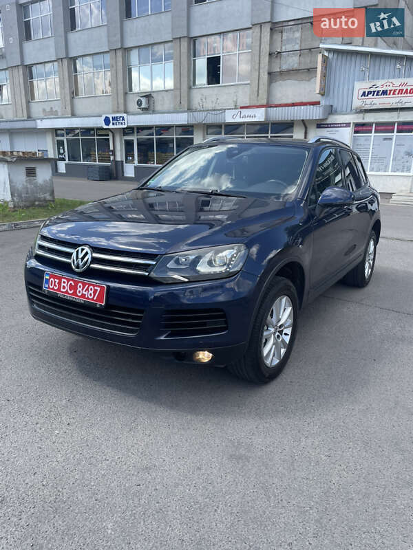 Позашляховик / Кросовер Volkswagen Touareg 2011 в 