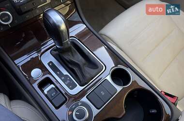 Внедорожник / Кроссовер Volkswagen Touareg 2016 в 
