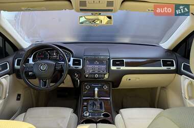 Внедорожник / Кроссовер Volkswagen Touareg 2016 в 