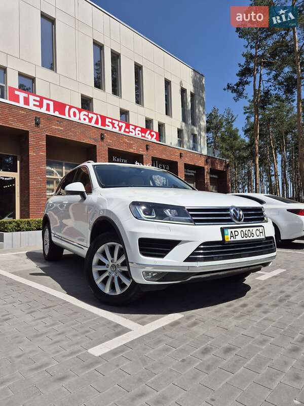 Позашляховик / Кросовер Volkswagen Touareg 2017 в 