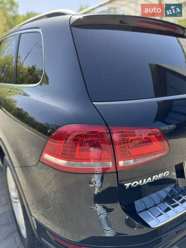 Внедорожник / Кроссовер Volkswagen Touareg 2014 в Киеве