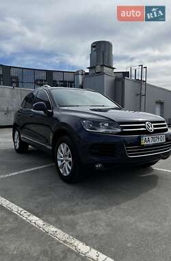 Внедорожник / Кроссовер Volkswagen Touareg 2012 в 