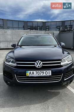 Внедорожник / Кроссовер Volkswagen Touareg 2012 в 