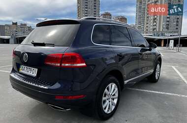 Внедорожник / Кроссовер Volkswagen Touareg 2012 в 
