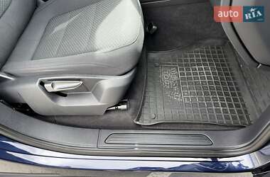 Внедорожник / Кроссовер Volkswagen Touareg 2012 в 