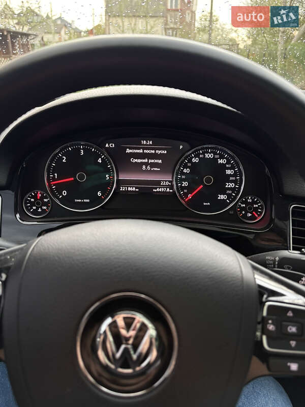 Позашляховик / Кросовер Volkswagen Touareg 2011 в Львові