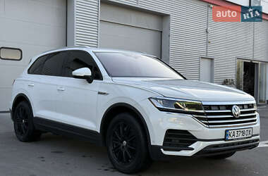 Позашляховик / Кросовер Volkswagen Touareg 2019 в 