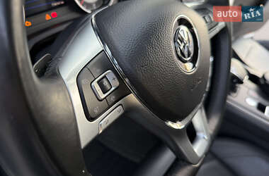 Позашляховик / Кросовер Volkswagen Touareg 2019 в 
