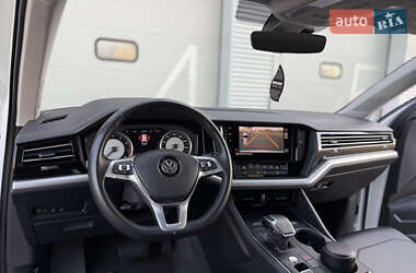 Позашляховик / Кросовер Volkswagen Touareg 2019 в 