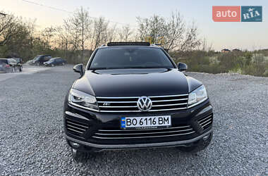 Внедорожник / Кроссовер Volkswagen Touareg 2015 в 