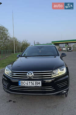 Внедорожник / Кроссовер Volkswagen Touareg 2015 в 