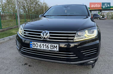 Внедорожник / Кроссовер Volkswagen Touareg 2015 в 