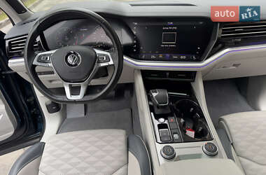Позашляховик / Кросовер Volkswagen Touareg 2019 в 