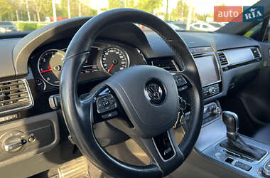 Внедорожник / Кроссовер Volkswagen Touareg 2017 в 