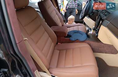 Позашляховик / Кросовер Volkswagen Touareg 2003 в 