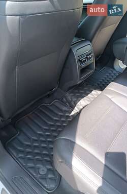 Внедорожник / Кроссовер Volkswagen Touareg 2011 в 