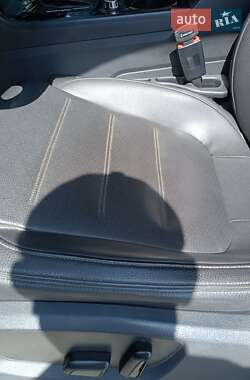 Внедорожник / Кроссовер Volkswagen Touareg 2011 в 