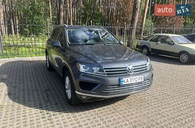 Внедорожник / Кроссовер Volkswagen Touareg 2014 в Киеве