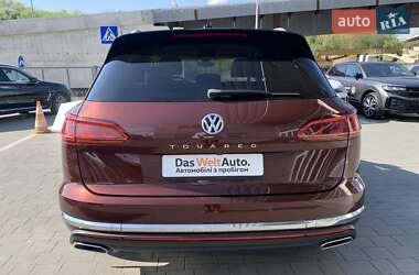 Внедорожник / Кроссовер Volkswagen Touareg 2019 в 