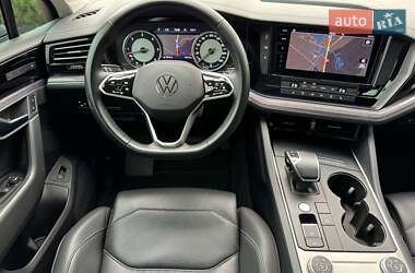 Позашляховик / Кросовер Volkswagen Touareg 2021 в 