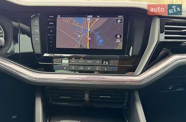 Позашляховик / Кросовер Volkswagen Touareg 2021 в 