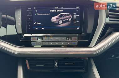 Позашляховик / Кросовер Volkswagen Touareg 2021 в 