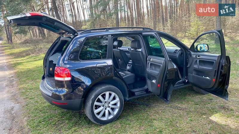 Внедорожник / Кроссовер Volkswagen Touareg 2006 в Житомире