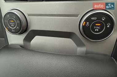 Позашляховик / Кросовер Volkswagen Touareg 2023 в 