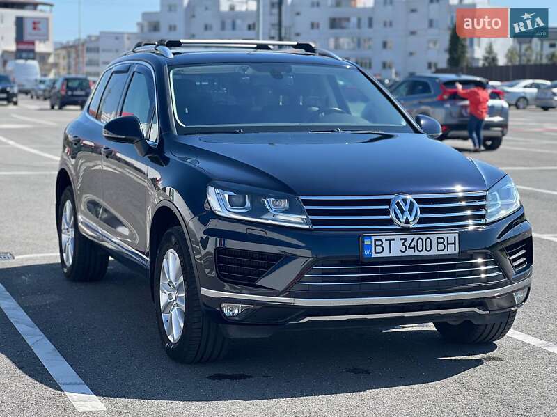 Позашляховик / Кросовер Volkswagen Touareg 2016 в 
