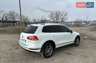 Внедорожник / Кроссовер Volkswagen Touareg 2015 в 