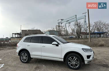 Внедорожник / Кроссовер Volkswagen Touareg 2015 в 