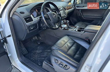 Внедорожник / Кроссовер Volkswagen Touareg 2015 в 