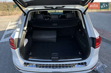 Внедорожник / Кроссовер Volkswagen Touareg 2015 в 