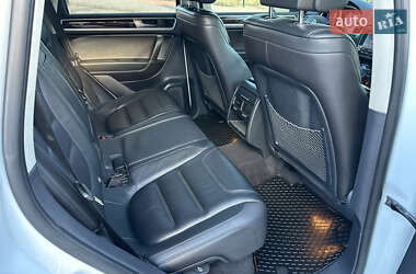 Внедорожник / Кроссовер Volkswagen Touareg 2015 в 