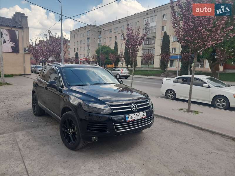 Внедорожник / Кроссовер Volkswagen Touareg 2014 в 
