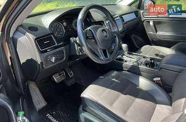 Внедорожник / Кроссовер Volkswagen Touareg 2010 в 
