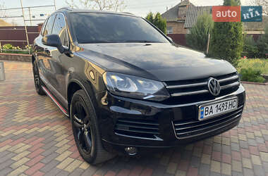 Внедорожник / Кроссовер Volkswagen Touareg 2012 в 