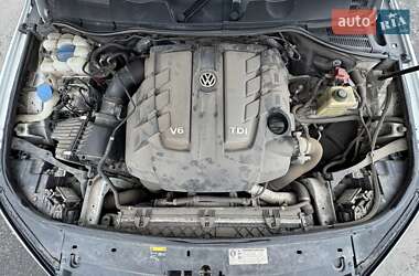 Позашляховик / Кросовер Volkswagen Touareg 2013 в 