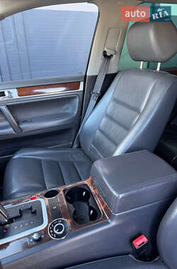 Внедорожник / Кроссовер Volkswagen Touareg 2007 в 