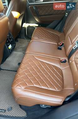 Позашляховик / Кросовер Volkswagen Touareg 2014 в 