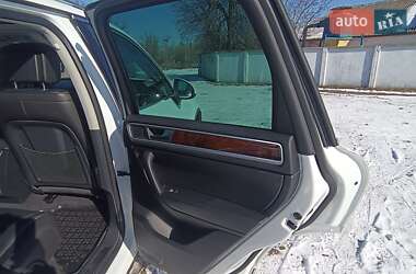 Позашляховик / Кросовер Volkswagen Touareg 2014 в 